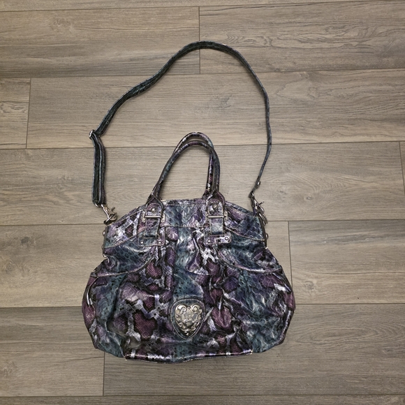 Kathy Van Zeeland Handbags - Vtg Y2K Kathy Van Zeeland Multicolor Hobo Bag with Heart Accent